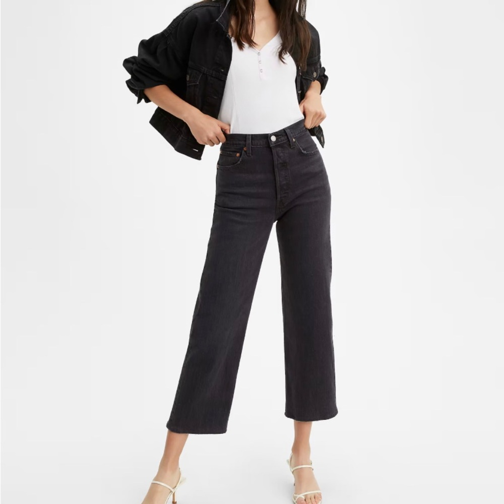 Levi’s Black Ribcage Straight Ankle Women’s Jeans Size 25, Gently Used